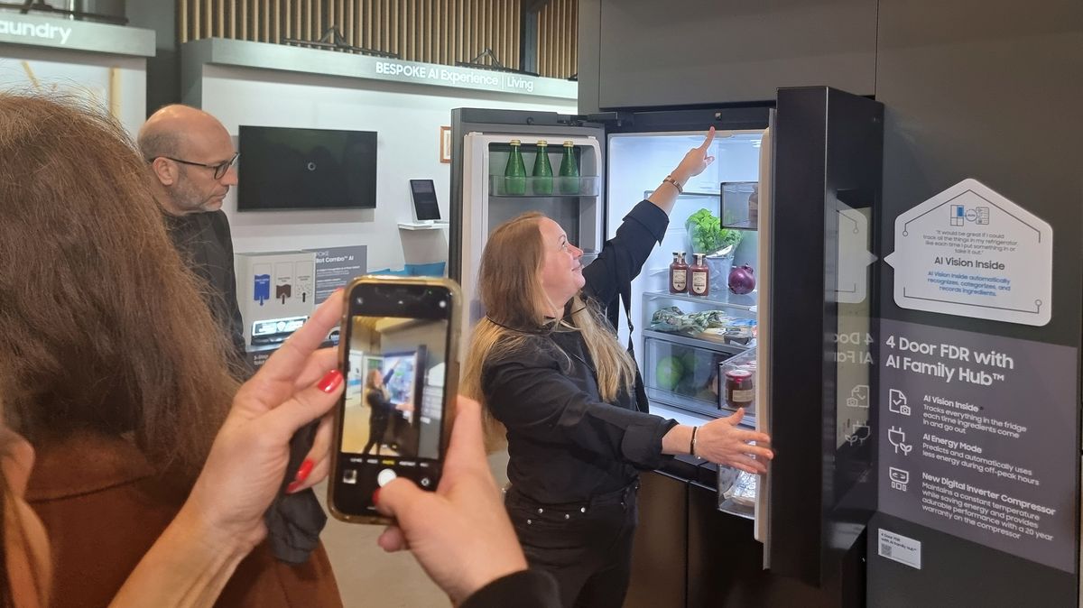Spotřebiče pod taktovkou AI: trouba natočí video, lednička vymyslí oběd